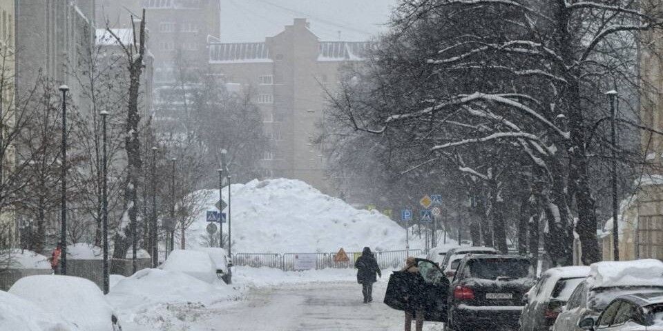 Знаменитой Миусская снежная дюна. Источник: t.me/miusskayaduna📷
