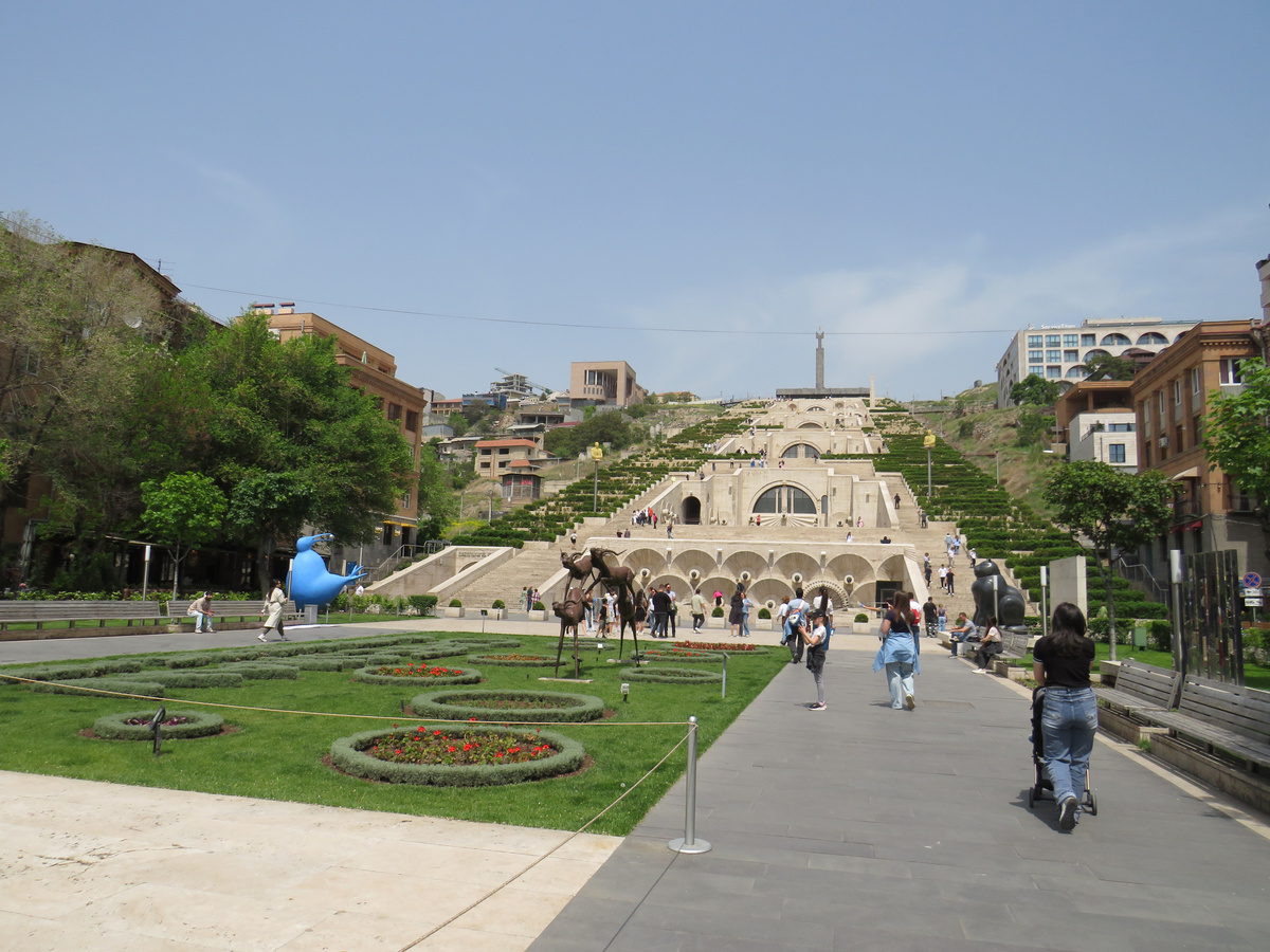 Большой каскад в Ереване