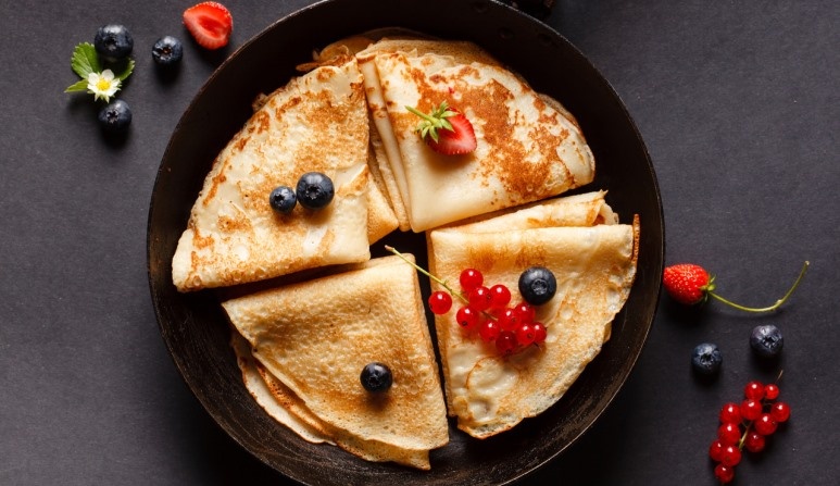 Тонкие блины на молоке: топ-5 самых вкусных и простых рецептов