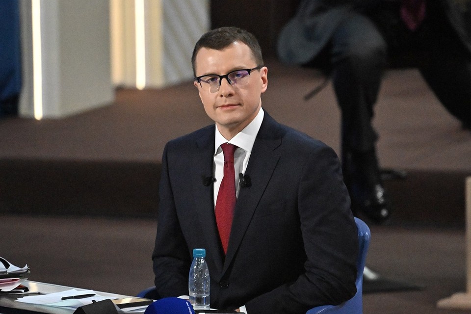    Журналист ВГТРК Павел Зарубин иронично ответил Евросоюзу на введенные против него санкции, вспомнив про планы США купить Гренландию. Владимир ВЕЛЕНГУРИН