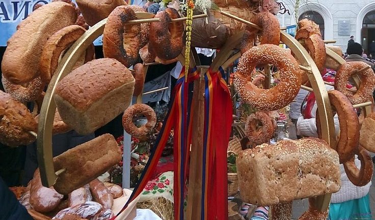    Фото: хлеб на ярмарке // фото 1rnd Веселовские вести