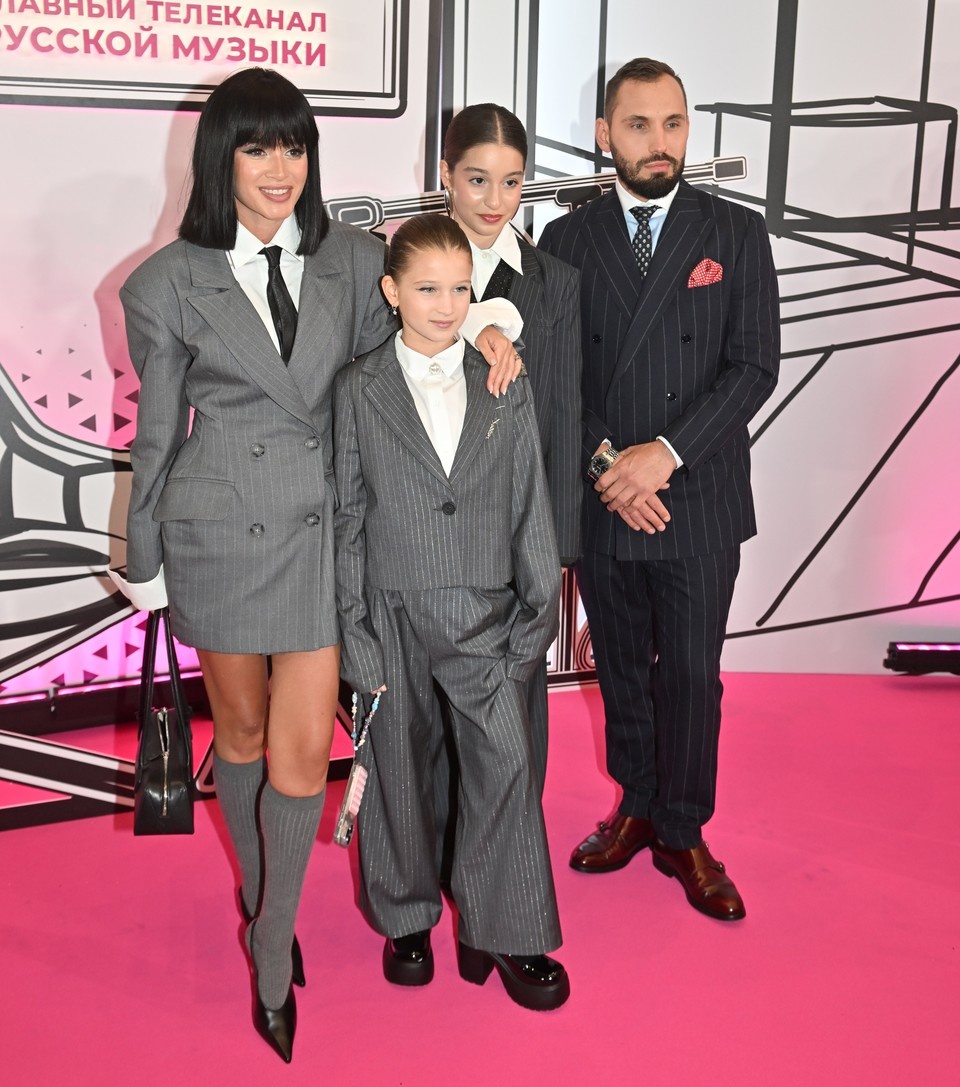    Ксения Бородина и Николай Сердюков Михаил ФРОЛОВ