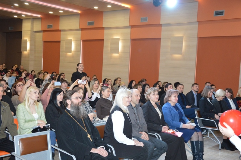    ???????????????????????????????????? Екатерина Молчанова