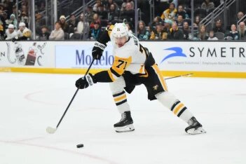 The Hockey News о связке Малкина и Новака: каждый их выход на лёд таит угрозу воротам соперника