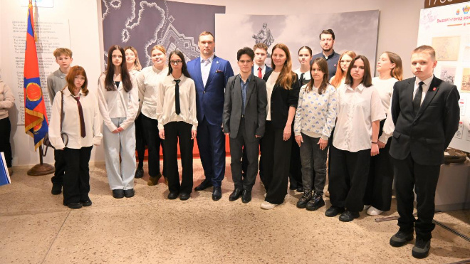 Фото: https://vbglenobl.ru/news/yunym-vyborzhcam-vruchili-pervye-pasporta-0