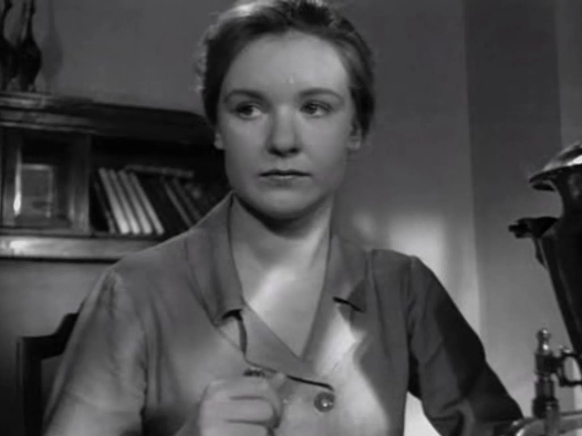     Светлана Николаевна Харитонова (при рождении — Сорокина) — советская и российская актриса театра и кино