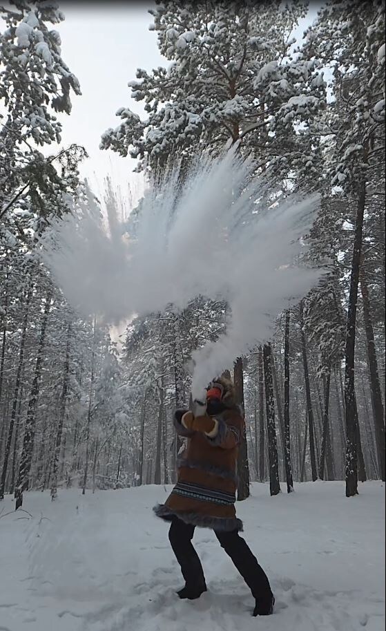 Застывающий в полете кипяток
