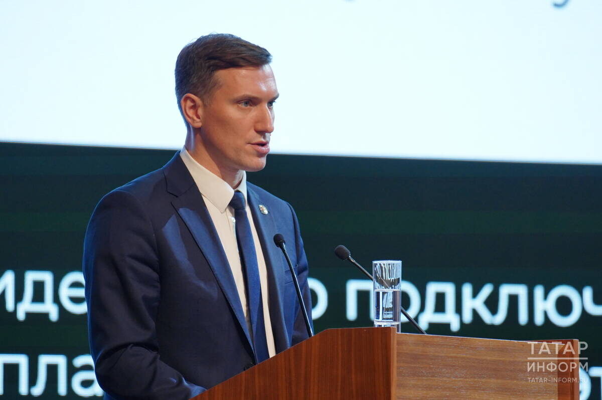 Илья Начвин: «Мы создадим более 50 ИИ-агентов для органов власти. Они будут повышать качество работы госслужащих и экономить около полумиллиона человеко-часов ежегодно»Фото: © Владимир Васильев / «Татар-информ»