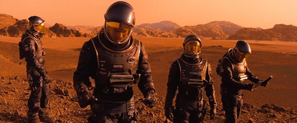 Кадр из фильма «Red Planet». Режиссер: Энтони Хоффман. Производство: Mars Production Pty. Ltd., NPV Entertainment, The Canton Company, Village Roadshow Pictures, Warner Bros., Zaman Productions