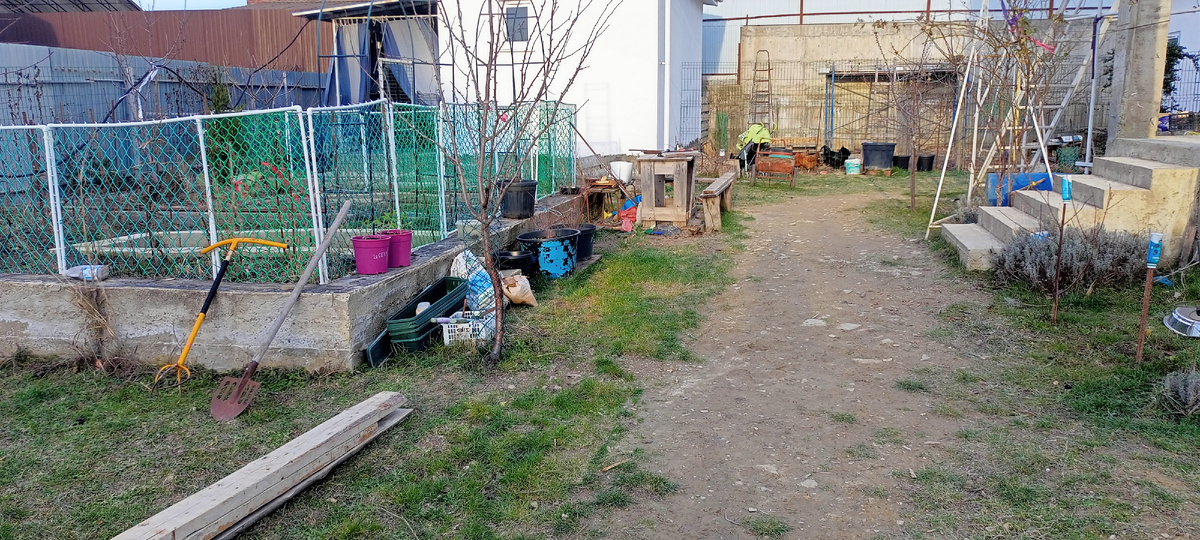 Мой двор. Уже без досок