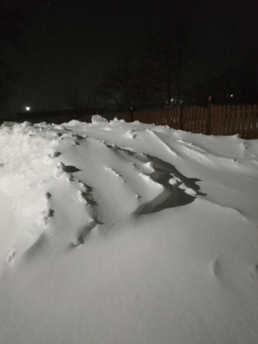 Снег до забора 