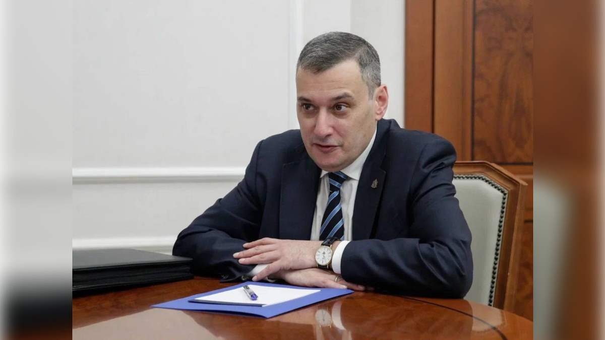    За происходящим в Курской области губернатор продолжает следить из больничной палаты