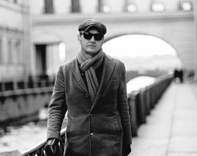 ВС: нанесение логотипа на чужие фото является нарушением личных неимущественных прав автора и может влечь компенсацию морального вреда