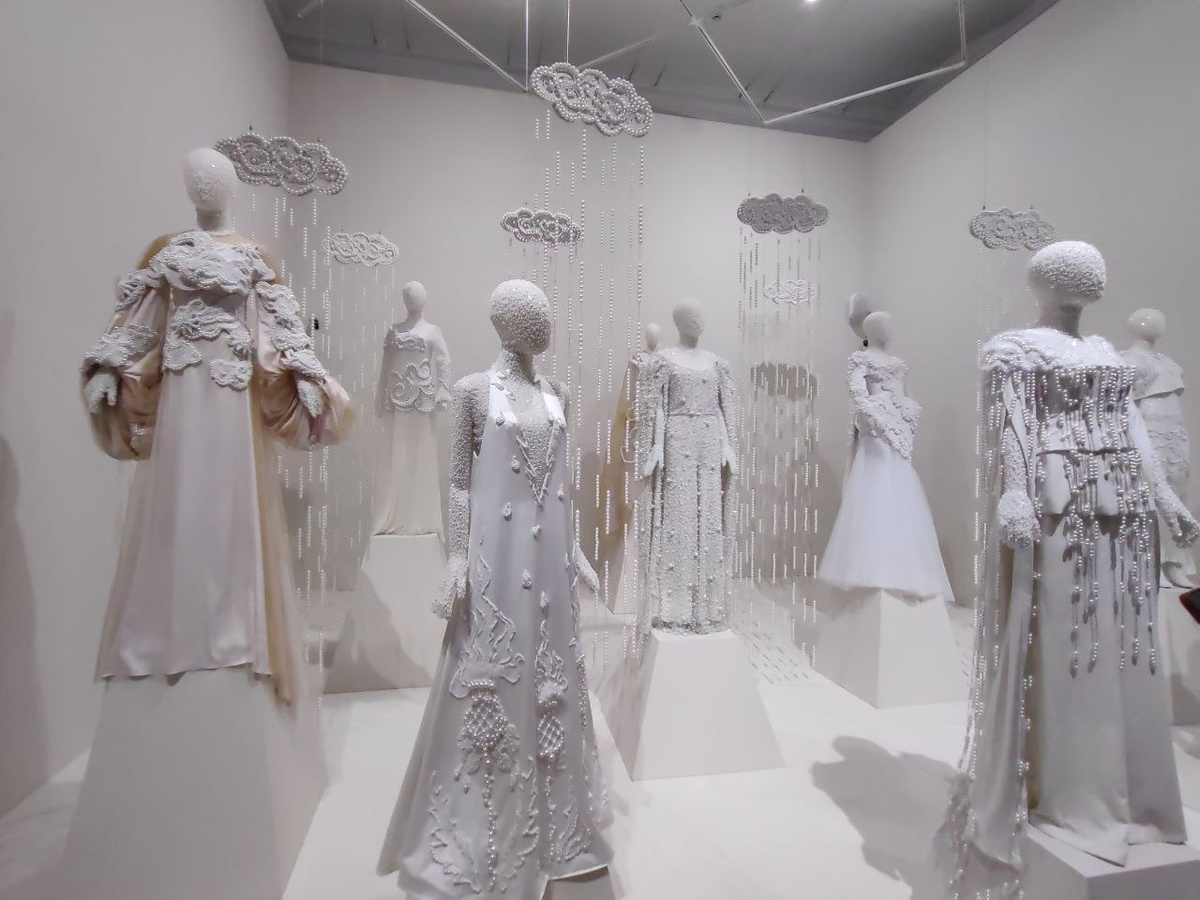 Жемчужные платья (фото автора статьи)