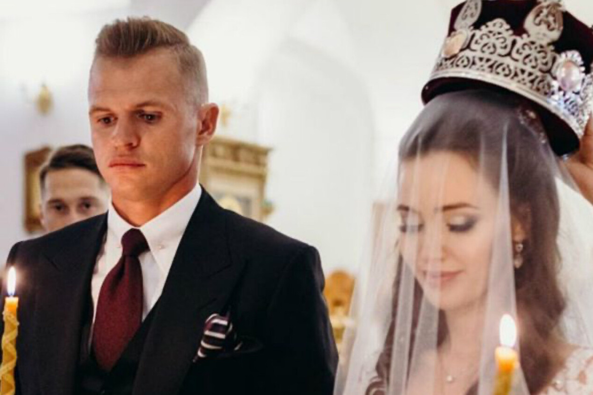     «Я держала твою руку, когда мы давали клятвы друг другу»: Анастасия Костенко обратилась к мужу по важному поводу