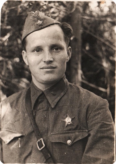 Старший политрук Позднин М.С.