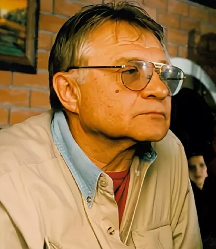 Александр Сурин