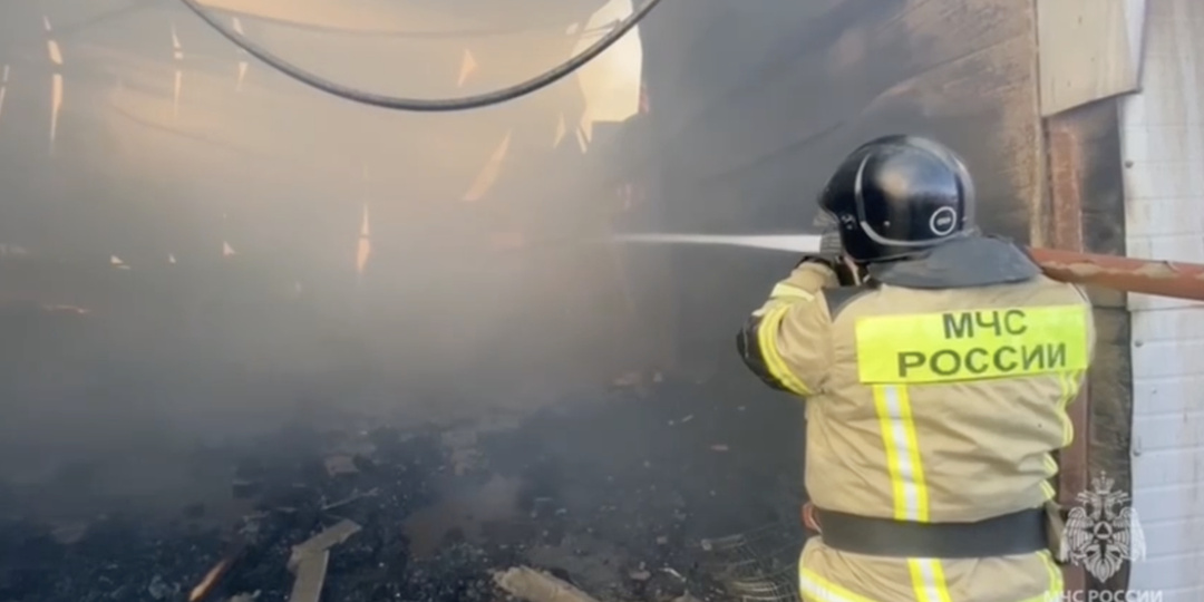 На улице Правды 15 пожарных тушили вытяжку в лаунж-баре