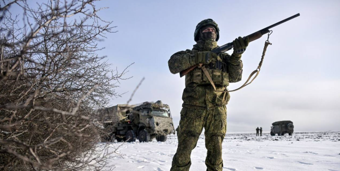 💥ЗЕМЛЕДЕЛИЕ вышло на охоту: как Россия “сеет” мины так, что у ВСУ заканчивается бензин и дороги