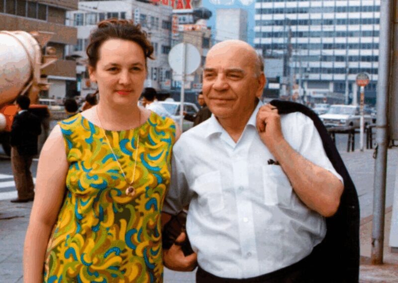    Алексей Грибов с молодой супругой Натальей