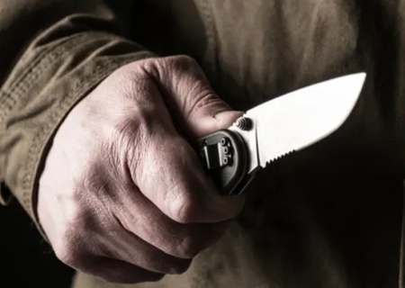    В Умани мужчина ударил ножом в шею сотрудника ТЦК