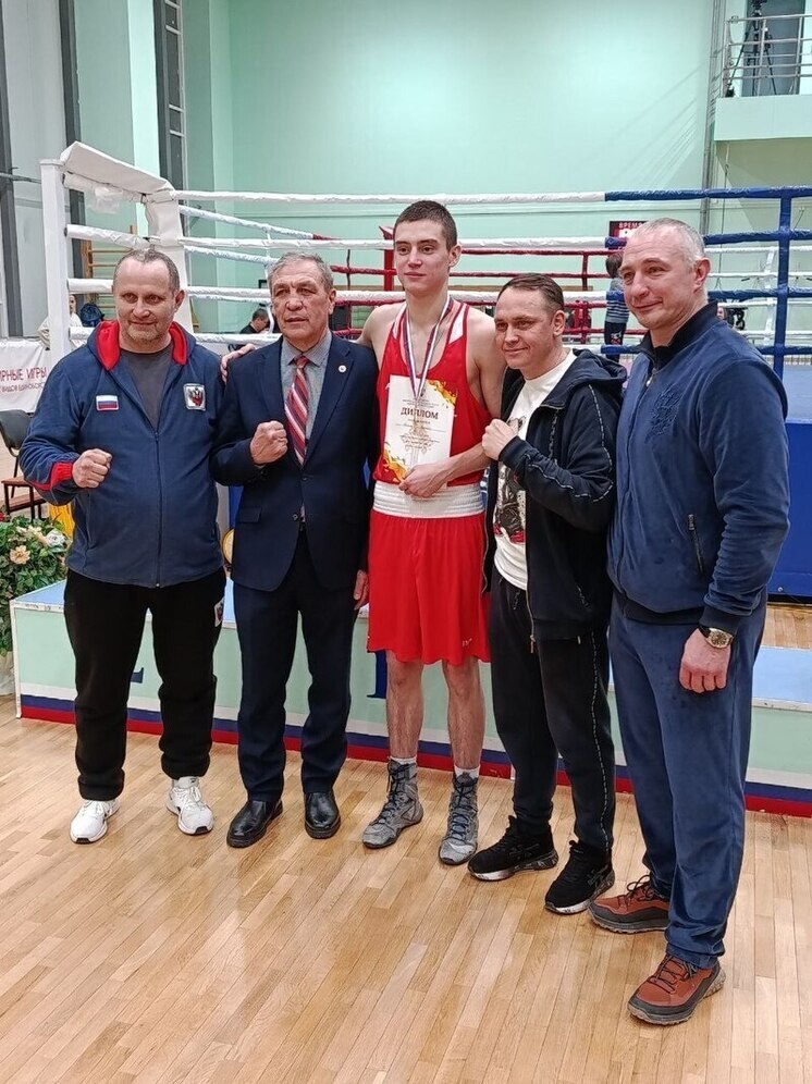     Василий Герасимов (в центре). / Иван Петров