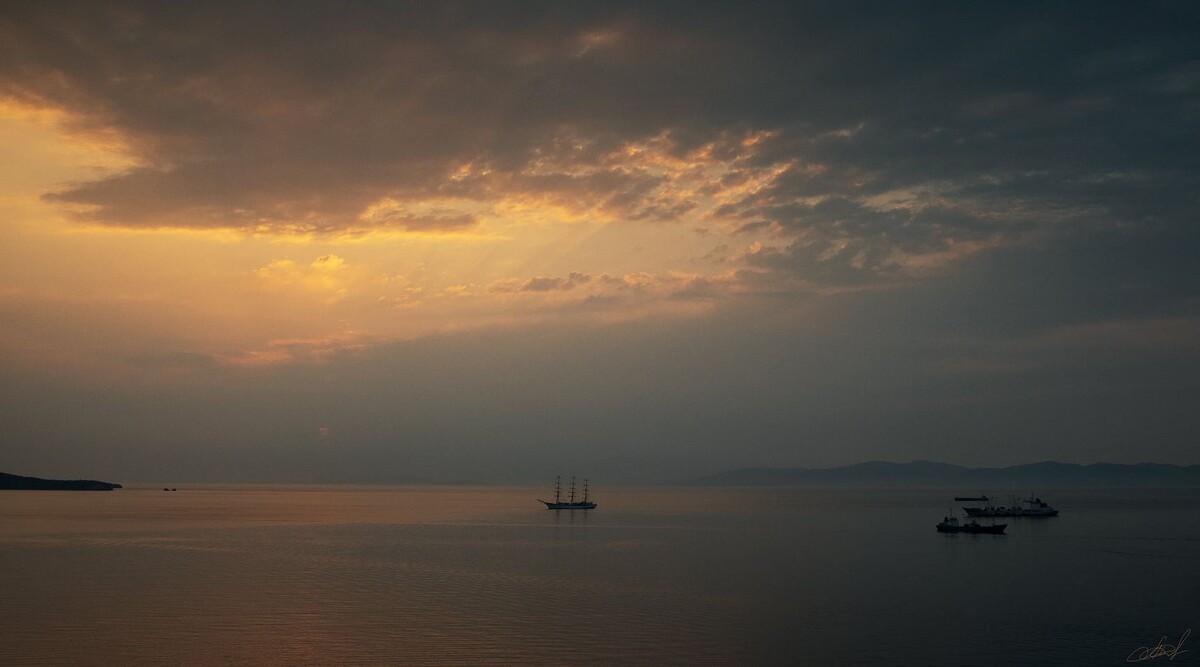 1. Амурский залив закат