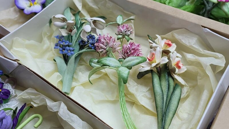     Изделия из кожи и шелка Валерия Момонова