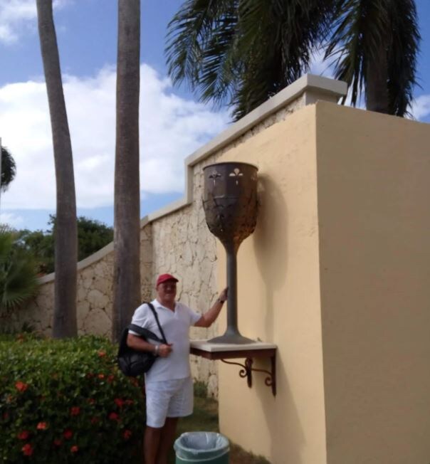 -Не прочь я рюмку выпить за землю Русскую мою...