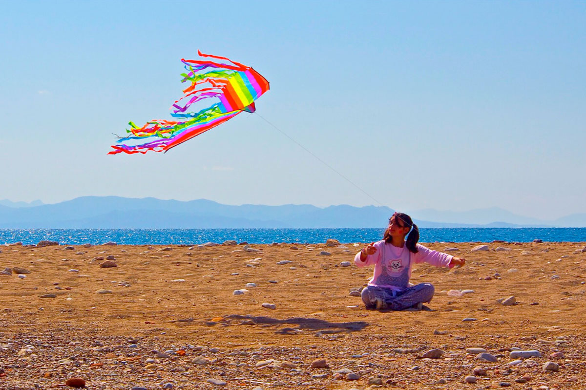 Нарцисс искренне верит в свои выдумки. Когда указываешь на несоответствие с реальностью, он защищает свою психическую реальность и тщательно выстроенную вселенную
