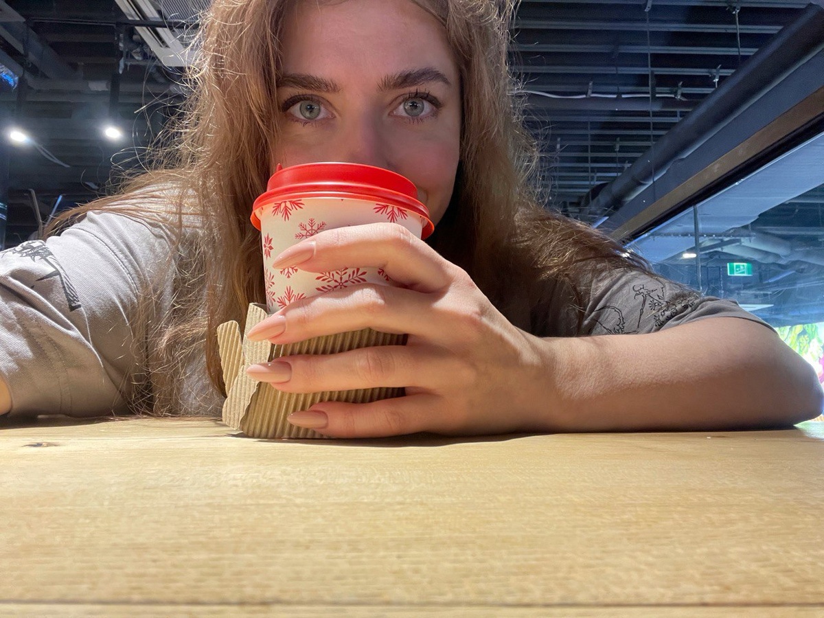 С мороза, пью очень вкусное и горячее, пряное. Что может быть лучше?:)