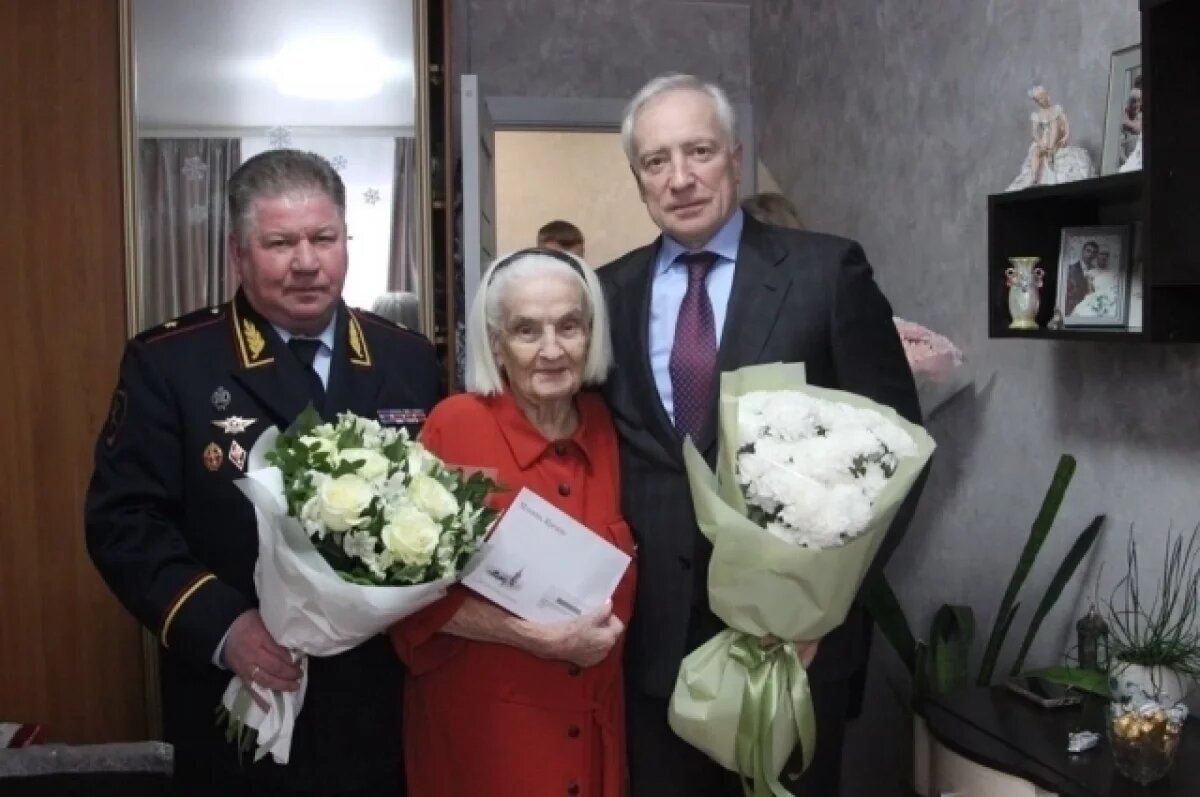   В Томске поздравили с 100-летием труженицу тыла Фаину Череватенко