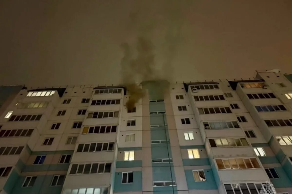    В Барнауле на пожаре спасли пять человек, включая ребенка