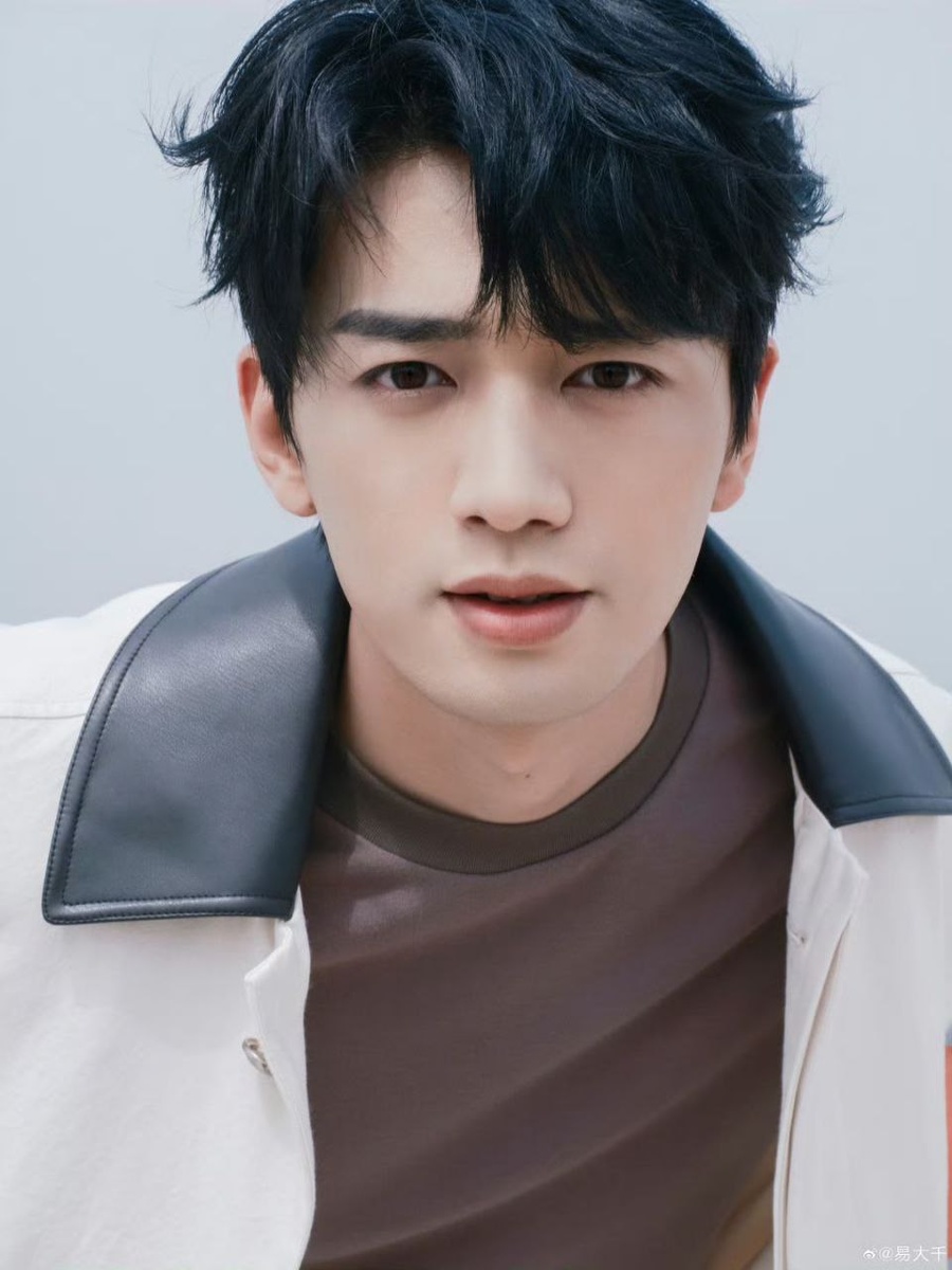 Актёр И Дацянь, 31 год. Смотрите галерею...