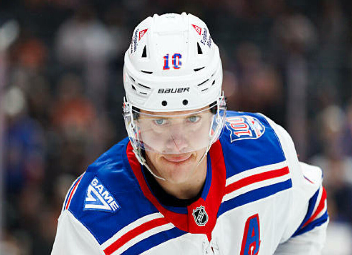     BlueLineStation о ситуации вокруг Панарина: без нового контракта обмен может не состояться