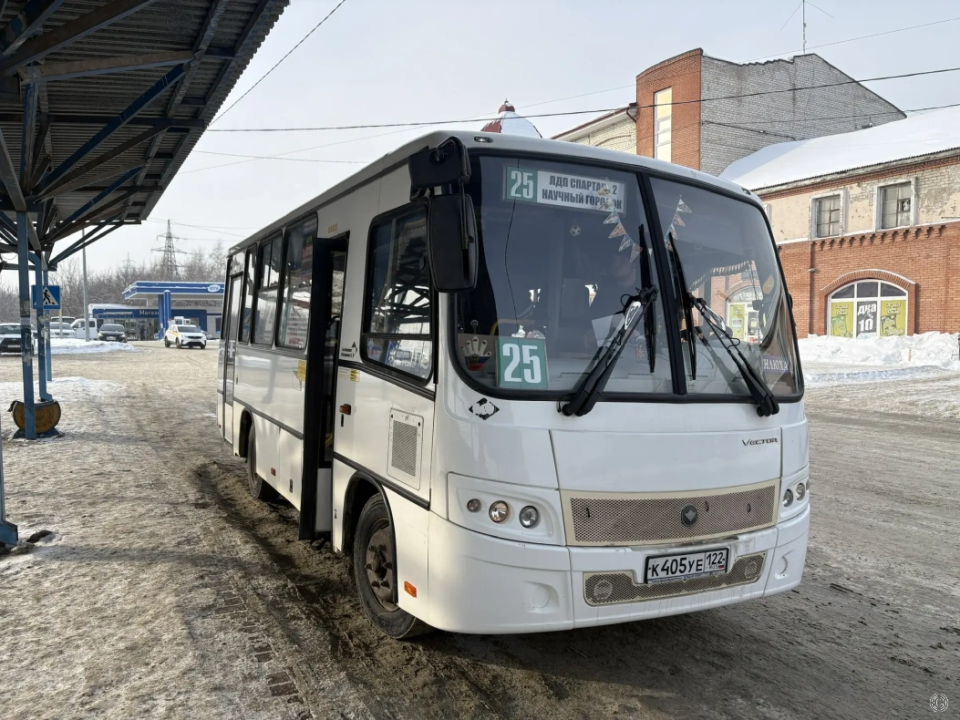    Рейд по проверке автобусов . Источник: Barnaul.org