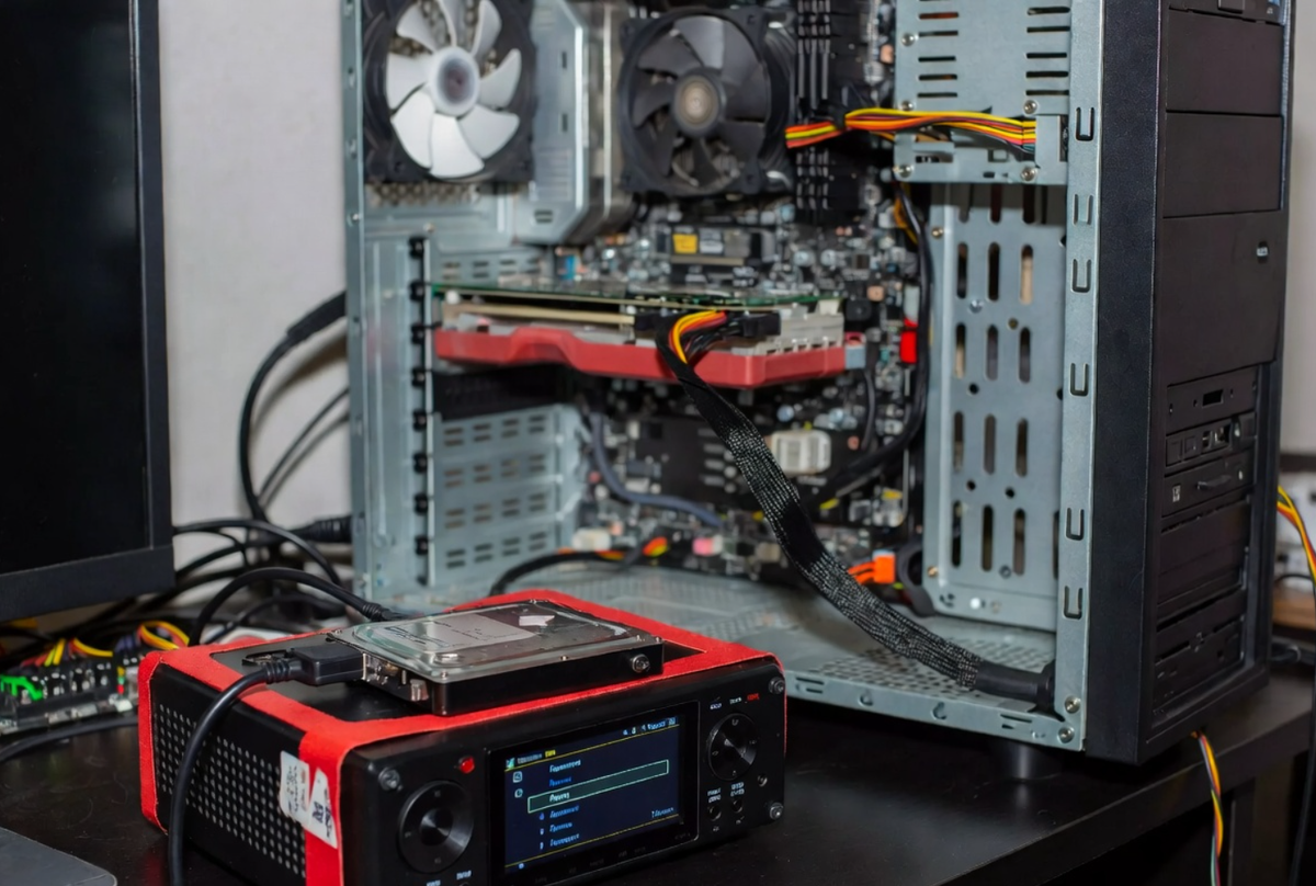 CoolClient после этого начинает жить своей жизннуть