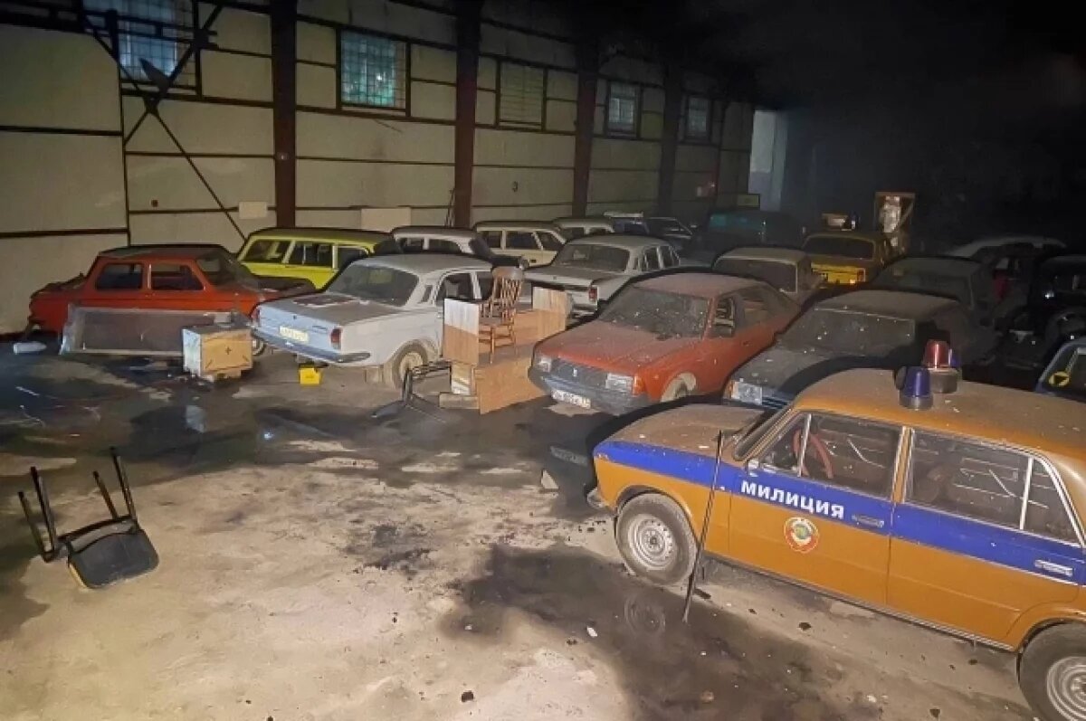    Коллекцию ретро-автомобилей спасли во время пожара в Южно-Сахалинске