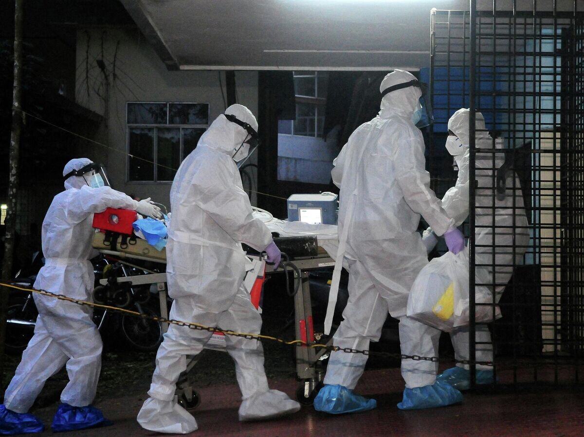    Медики госпитализируют пациента с вирусом Нипах в Индии | © REUTERS / CK Thanseer