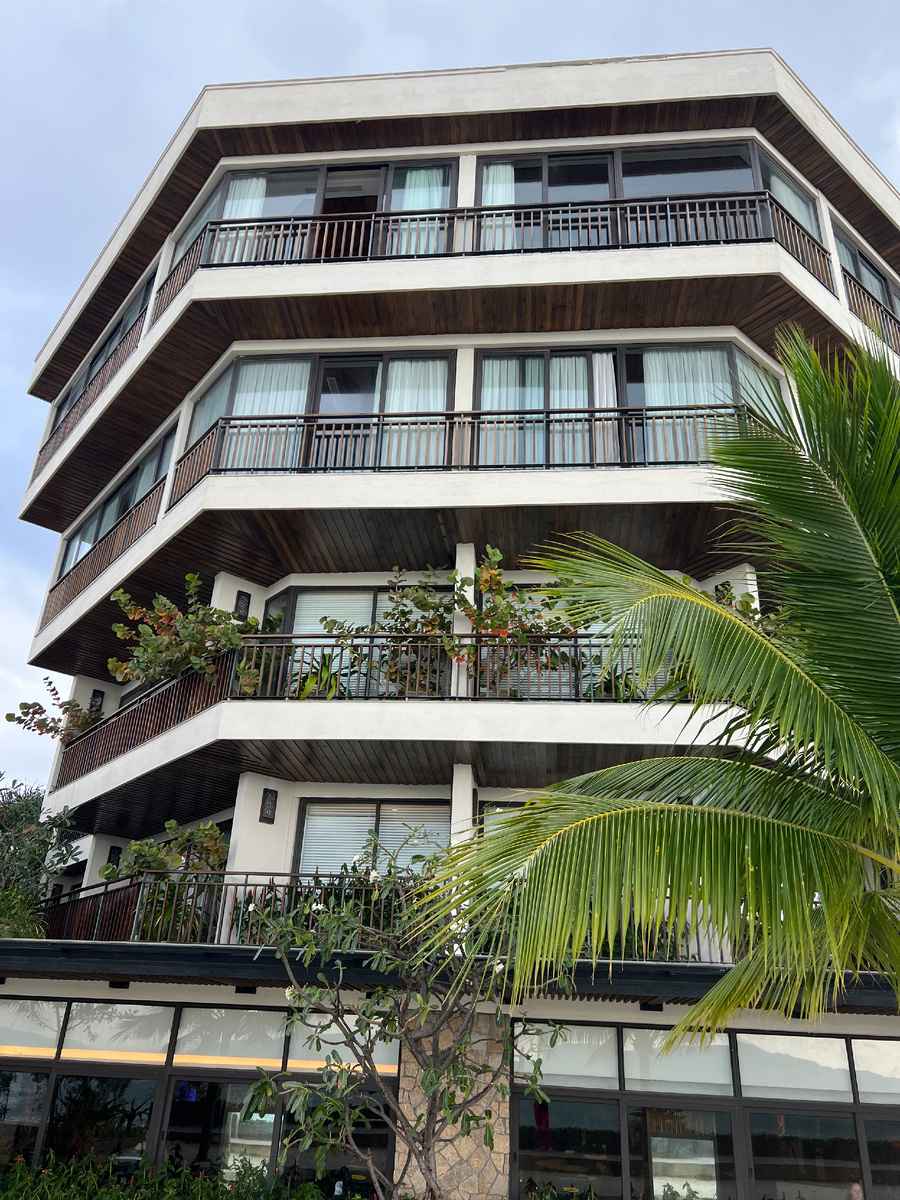 Отель, та территории есть еще и виллы.