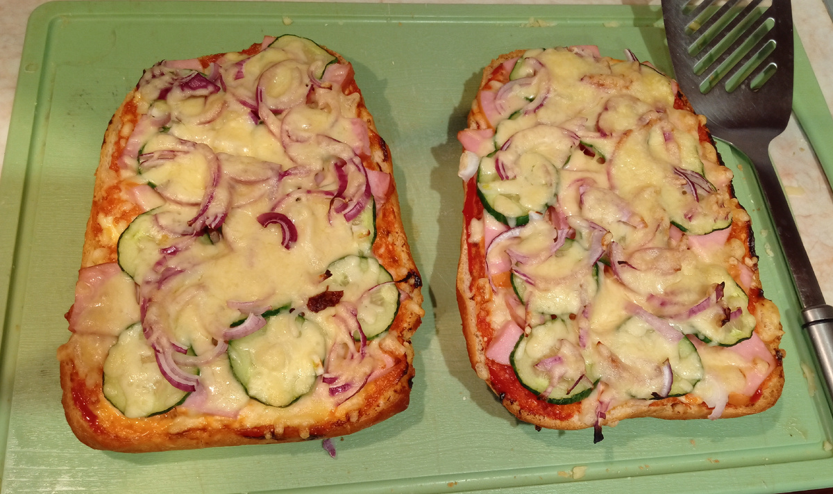 Чиабатта с красным луком. Фото автора.