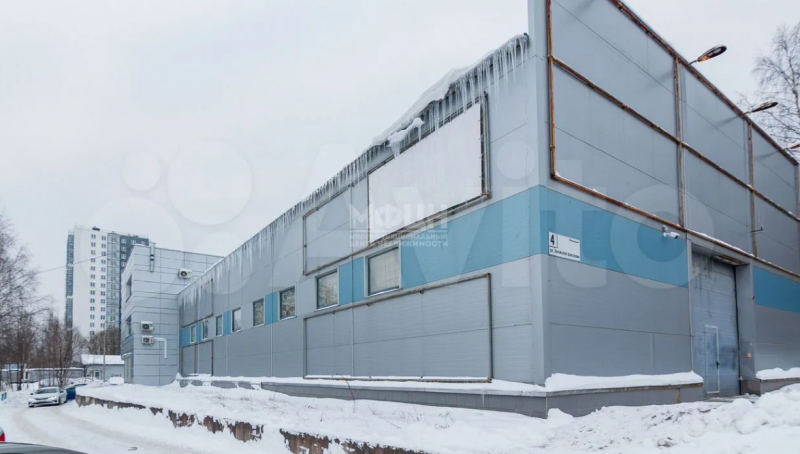    Офисное здание с ангаром продают в Петрозаводске за 55 млн рублейАвито