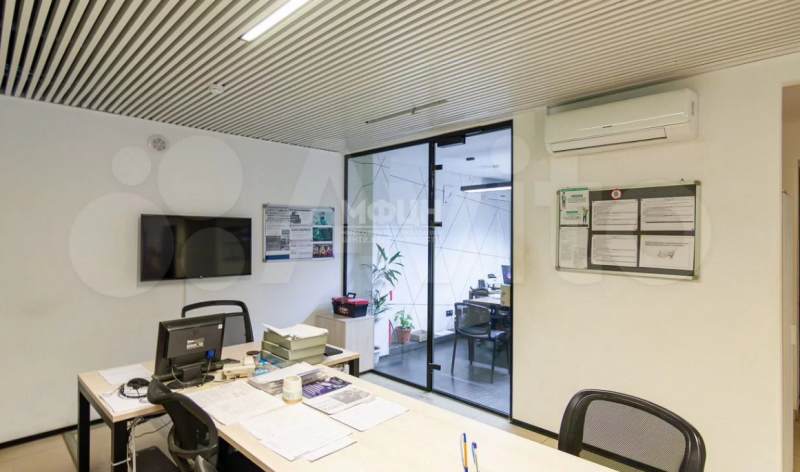    Офисное здание с ангаром продают в Петрозаводске за 55 млн рублейАвито