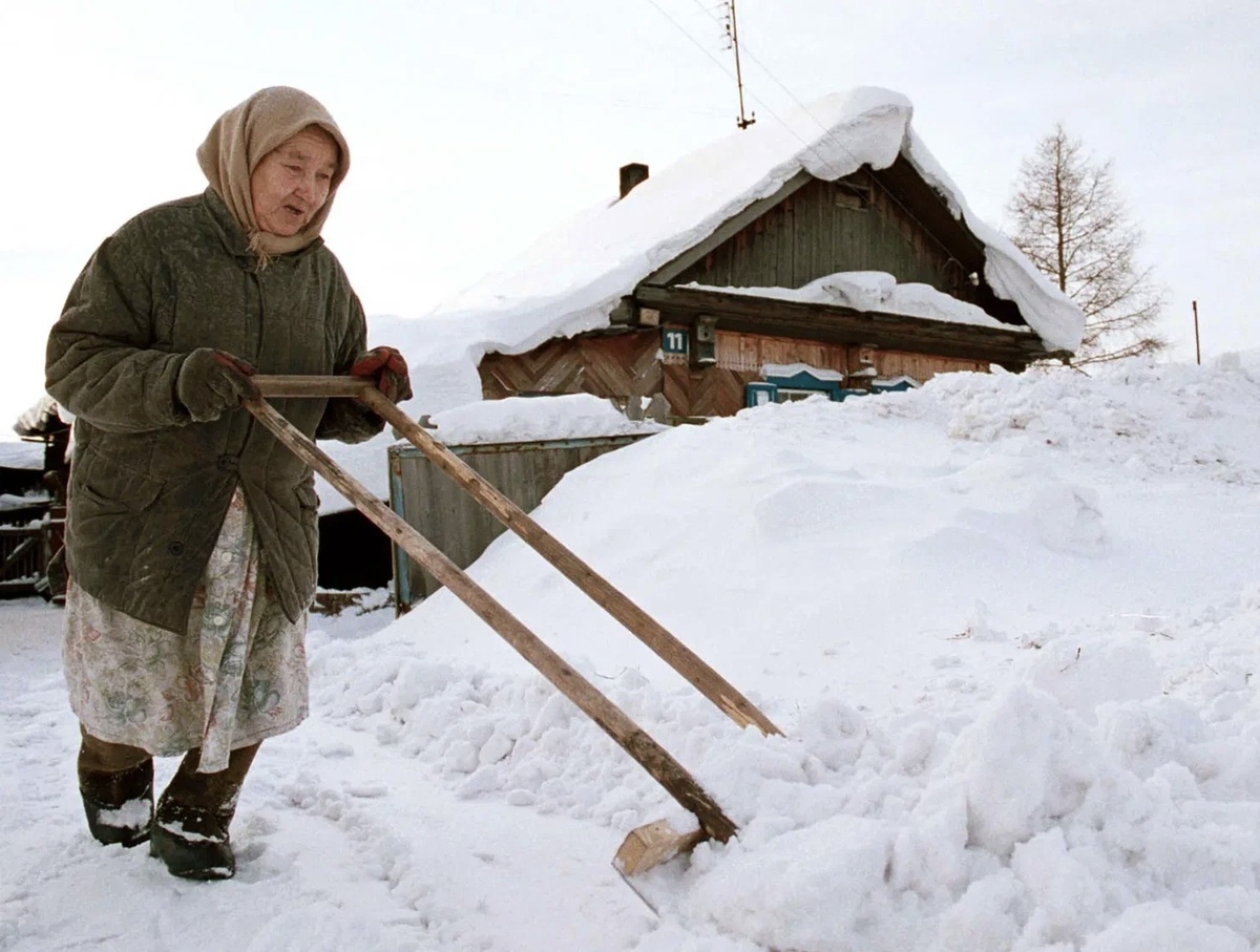 Соседка, бабушка Алла