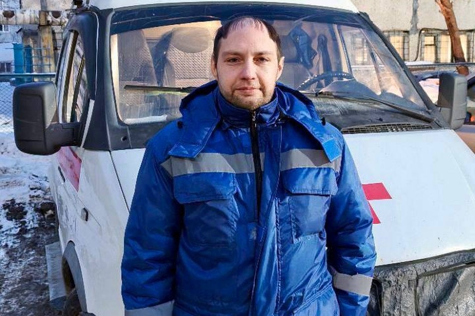    Министр отметил работу фельдшера скорой помощи Максима Годунова. Фото: тгк Андрея Шатилова