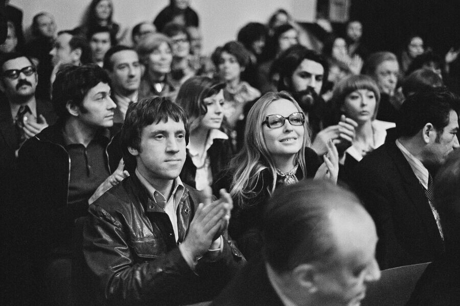 Фото взято отсюда: https://www.gazeta.ru/culture/photo/marina-vlady--85.shtml?utm_auth=false&photo_num=5