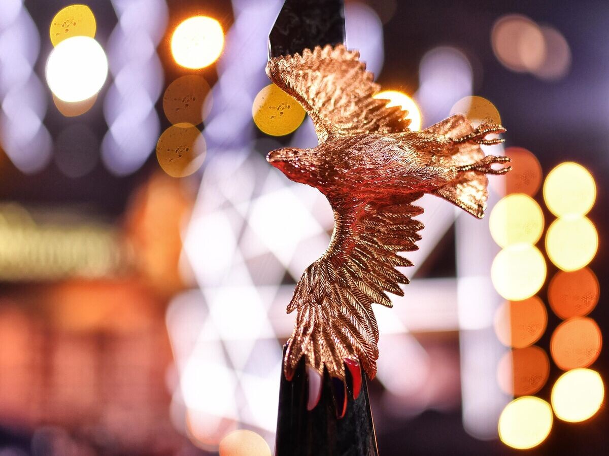    Статуэтка национальной премии в области кинематографии и телевидения "Золотой орел" | © РИА Новости / Павел Бедняков