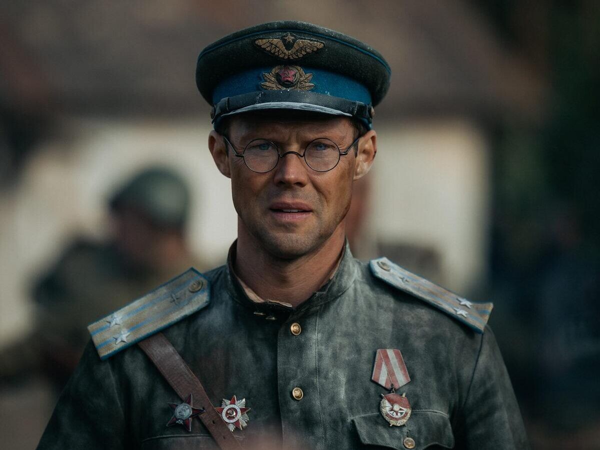    Кадр из фильма "Август" | © Централ Партнершип (2025)