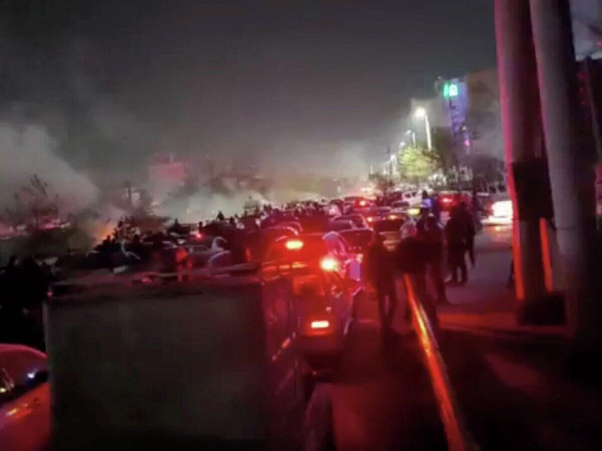    Протесты в Мешхеде, Иран | © REUTERS / SOCIAL MEDIA