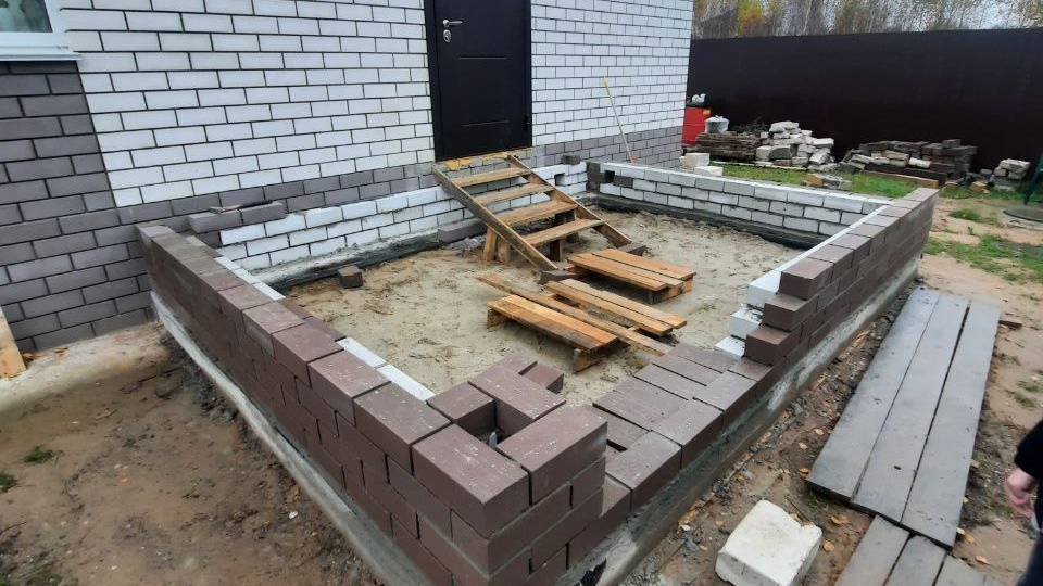 Как я крыльцо строил. Кладка кирпича своими руками-это не сложно.